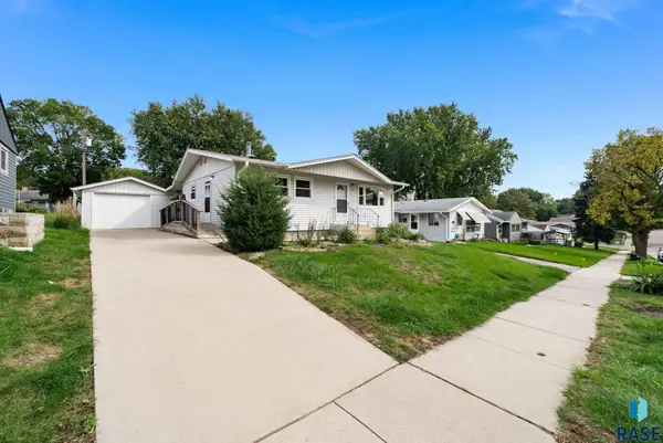932 S Harrington Ave, Sioux Falls, SD 57103