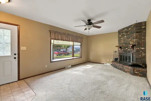 406 Johnson Ave, Baltic, SD 57003