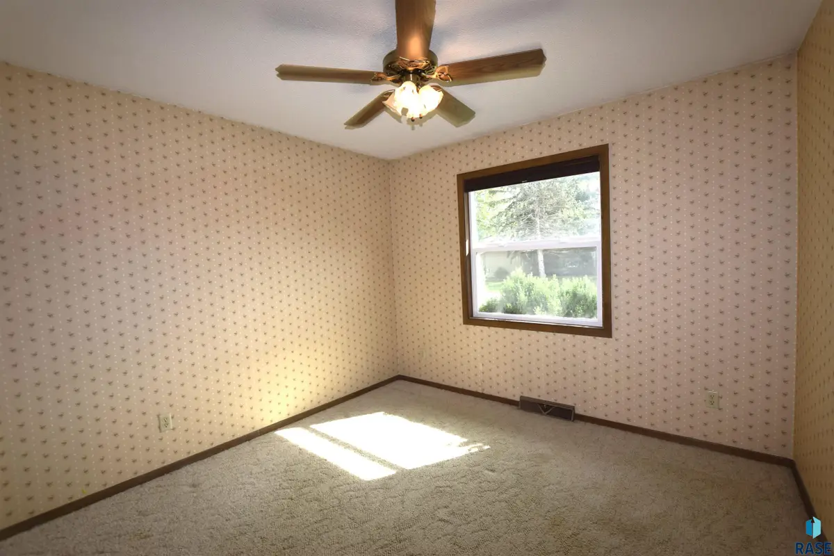 704 E Maple St, Harrisburg, SD 57032 - #1