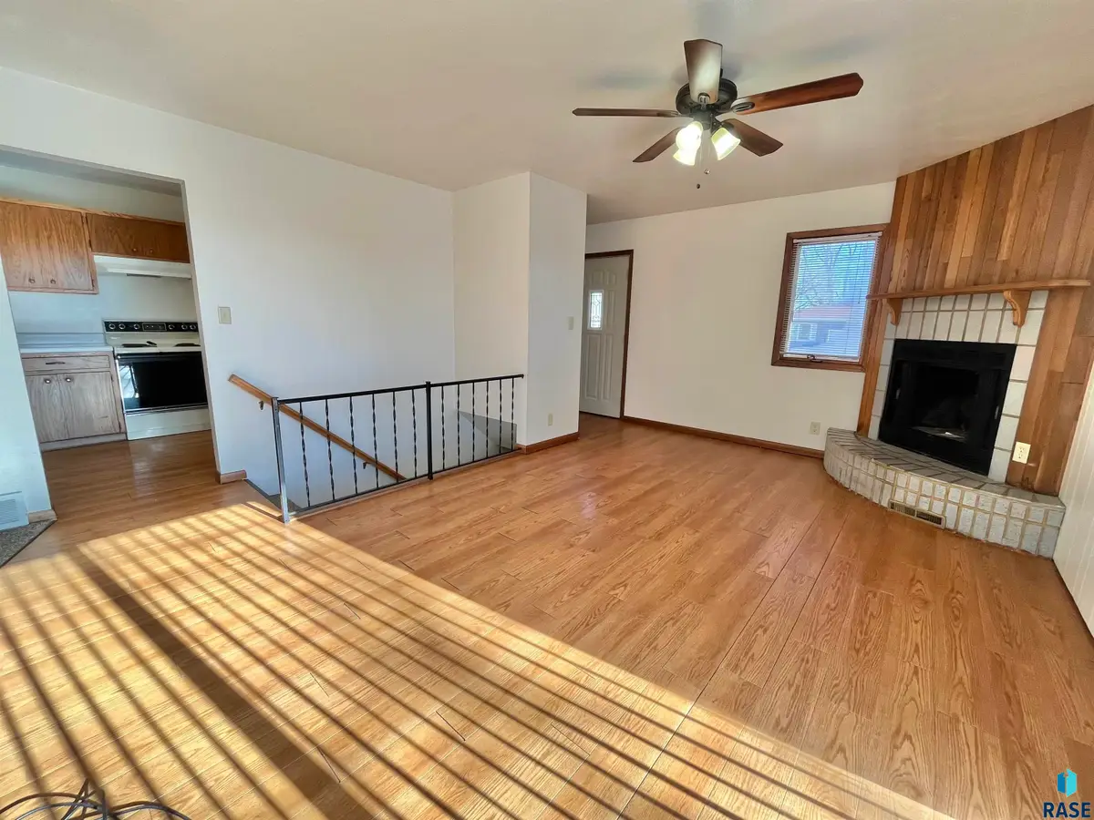 3909 S Glendale Ave, Sioux Falls, SD 57105 - #1