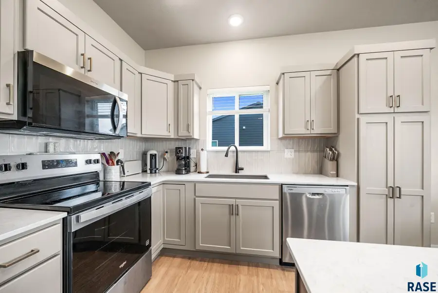 5301 E Lumin St, Sioux Falls, SD 57108 - #3