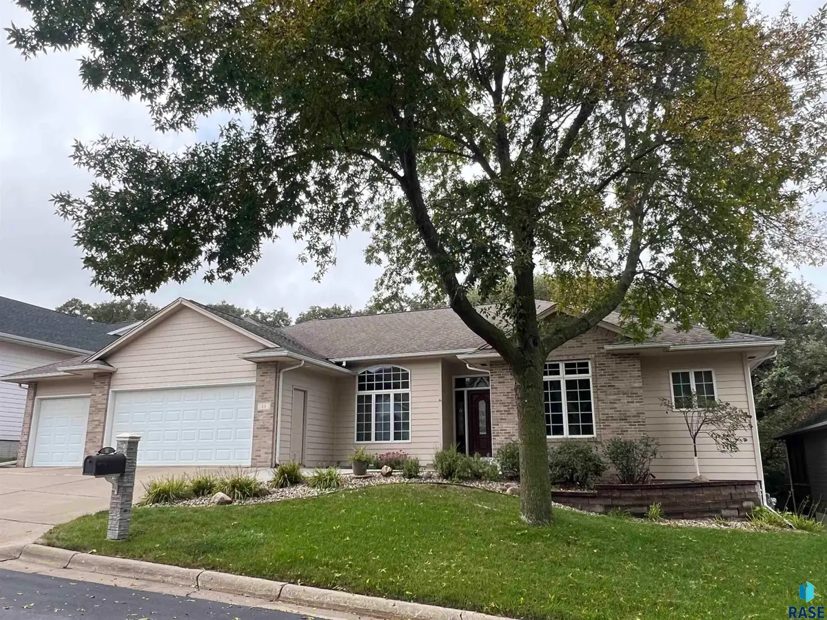 11 E Big Sky Pl, Sioux Falls, SD 57110 - #1