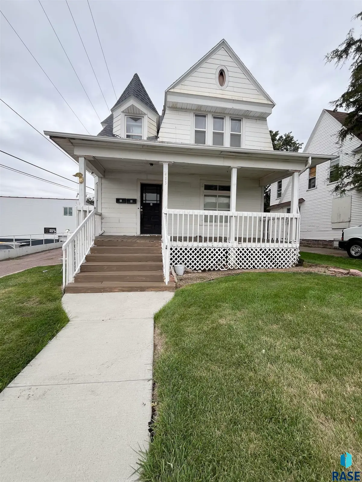 415 W 11th St, Sioux Falls, SD 57104 - #1
