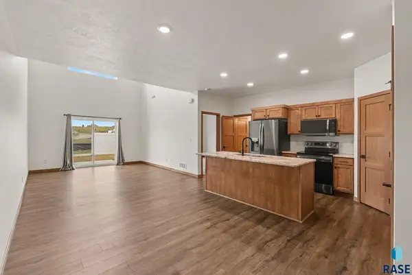 6900 E Brooks Edge Pl, Sioux Falls, SD 57110