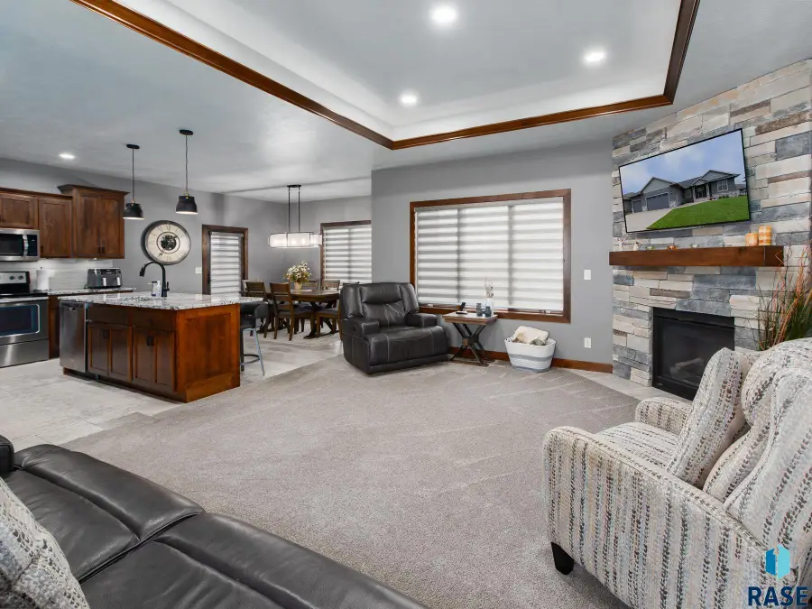 4304 S Safflower Ave, Sioux Falls, SD 57110 - #3