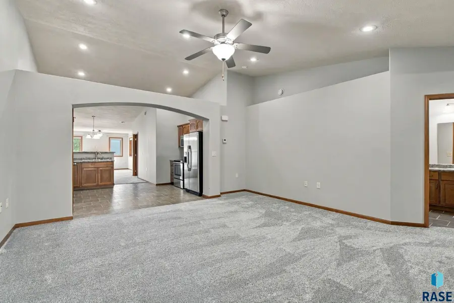 6622 S Tomar Rd, Sioux Falls, SD 57108 - #2