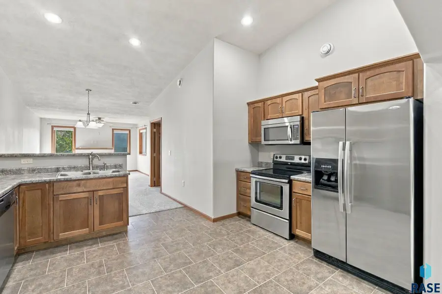 6622 S Tomar Rd, Sioux Falls, SD 57108 - #3