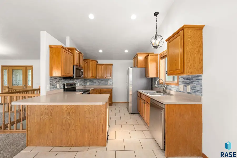 7720 W Justice St, Sioux Falls, SD 57106 - #3