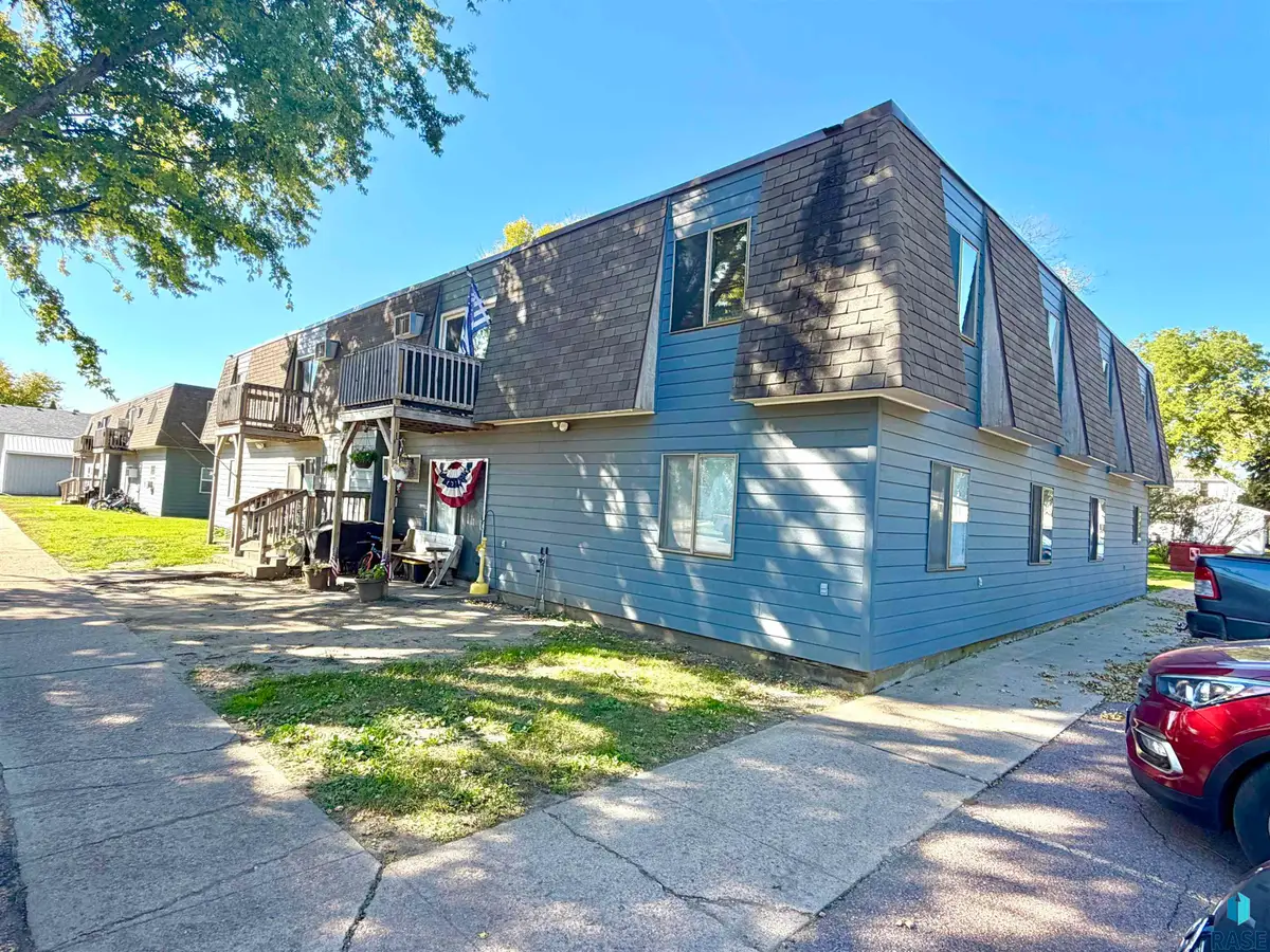 205 207 N Eastern Ave, Hartford, SD 57033 - #1