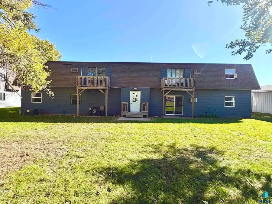 205 207 N Eastern Ave, Hartford, SD 57033 - #3