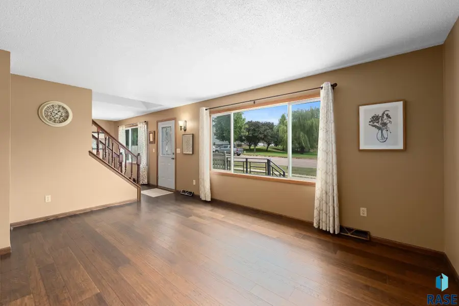 4516 E Belmont St, Sioux Falls, SD 57103 - #3