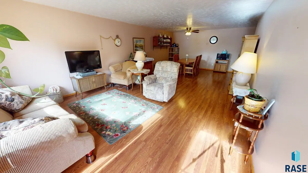 3308 W Norie Pl, Sioux Falls, SD 57106 - #1