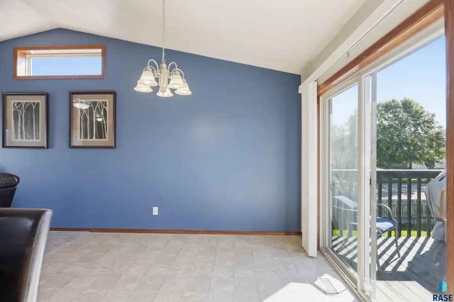 7801 W 44th St, Sioux Falls, SD 57106 - #2
