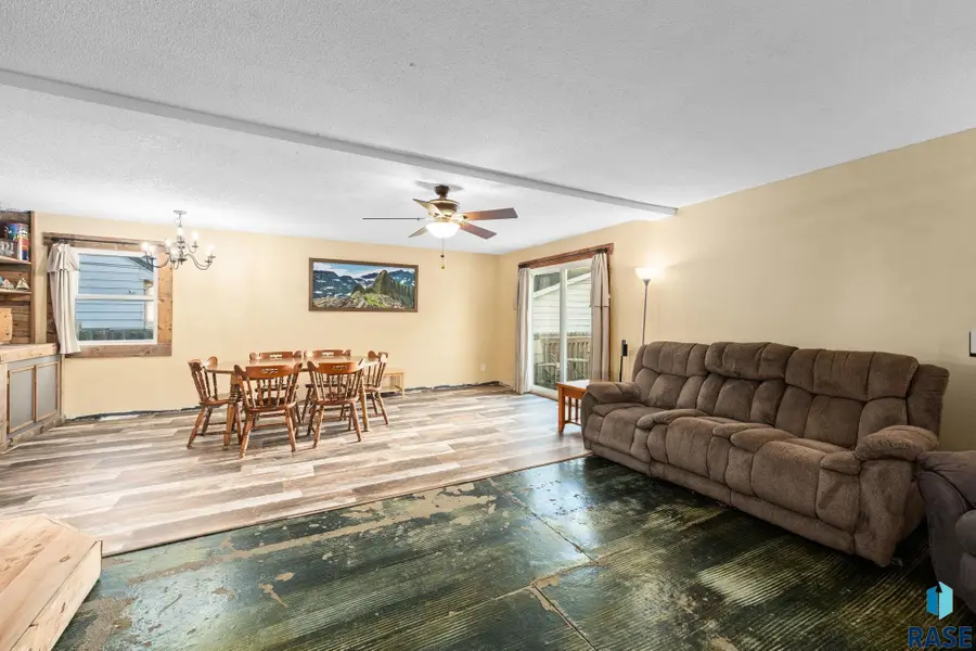 3117 S Lake Ave, Sioux Falls, SD 57105 - #2