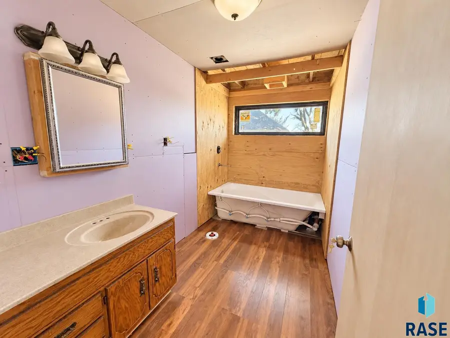 704 E 3rd St, Colton, SD 57018 - #3