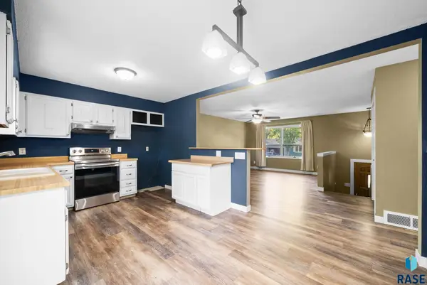 3924 S Morrow Dr, Sioux Falls, SD 57106