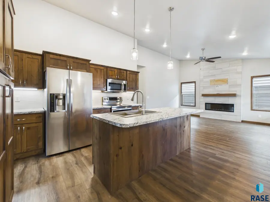 5105 E 64th St, Sioux Falls, SD 57108 - #3