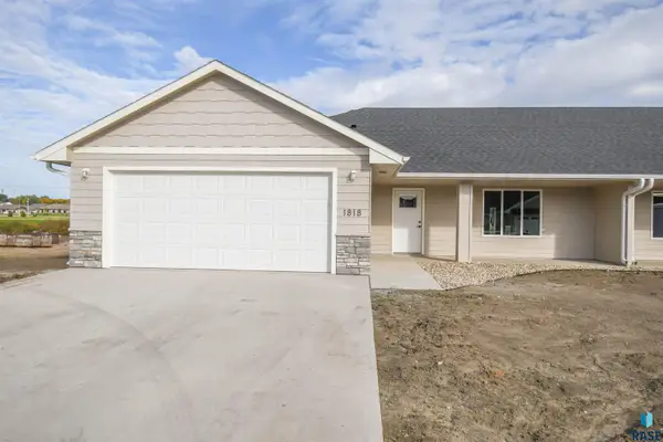 1818 S Daylight Dr, Sioux Falls, SD 57110