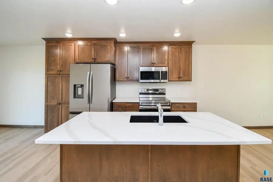 1818 S Daylight Dr, Sioux Falls, SD 57110 - #2