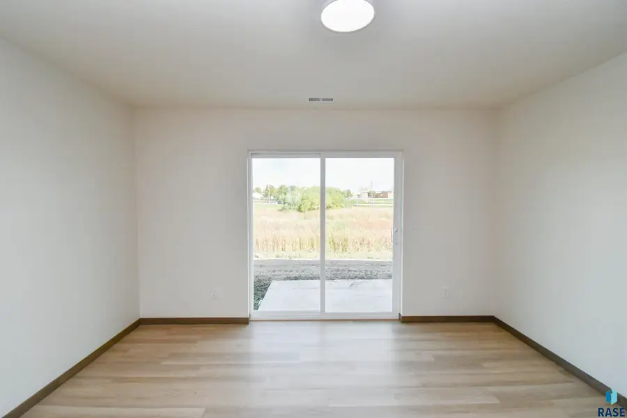 1818 S Daylight Dr, Sioux Falls, SD 57110 - #3