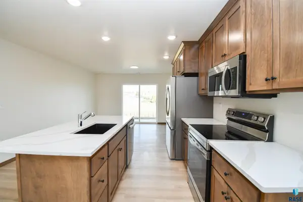 1820 S Daylight Dr, Sioux Falls, SD 57110