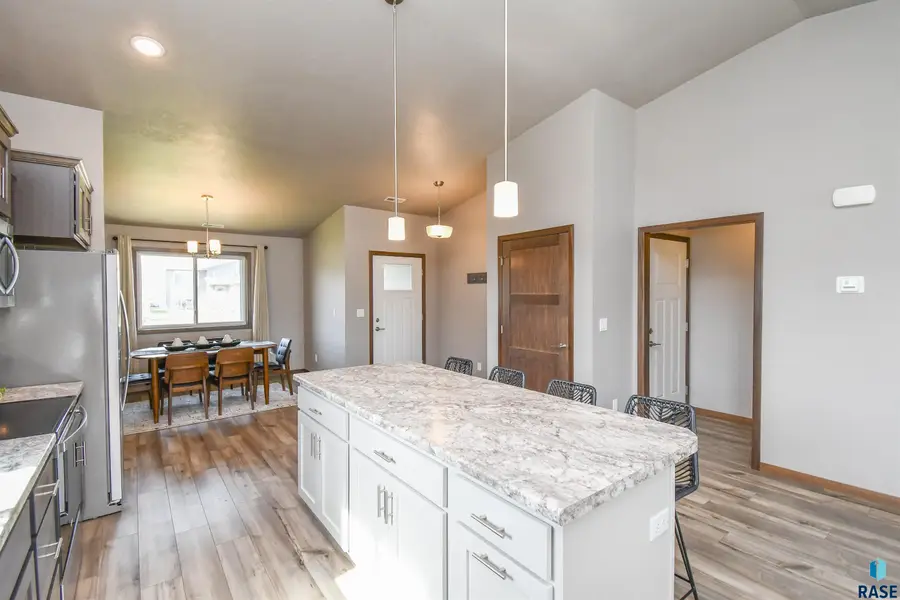 422 Thelma Ave, Harrisburg, SD 57032 - #3