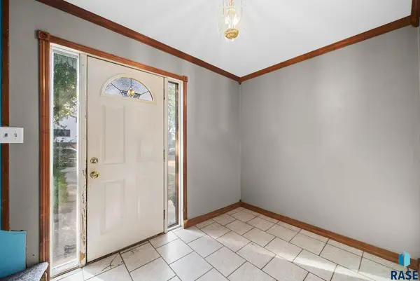 824 N Walts Ave, Sioux Falls, SD 57104
