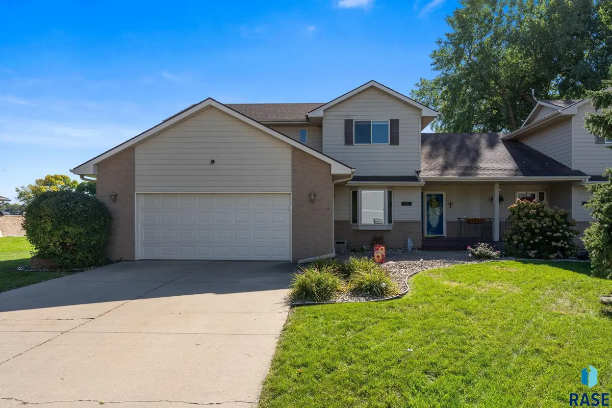4001 W Newcomb St St W, Sioux Falls, SD 57106 - #1