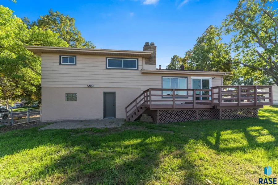 5108 W 34th St, Sioux Falls, SD 57106 - #3