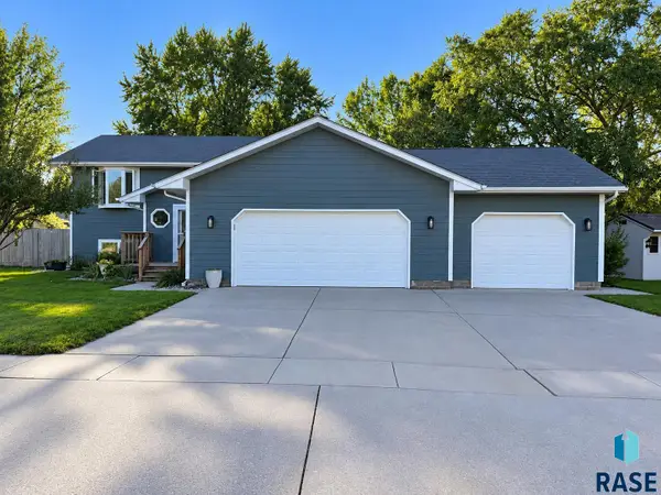 405 S Lakota Cir, Brandon, SD 57005