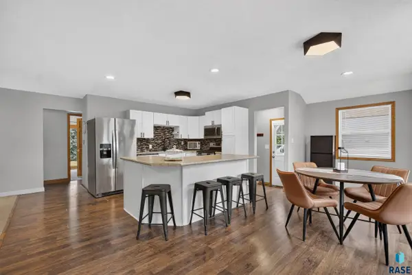 3108 E 19th St, Sioux Falls, SD 57103
