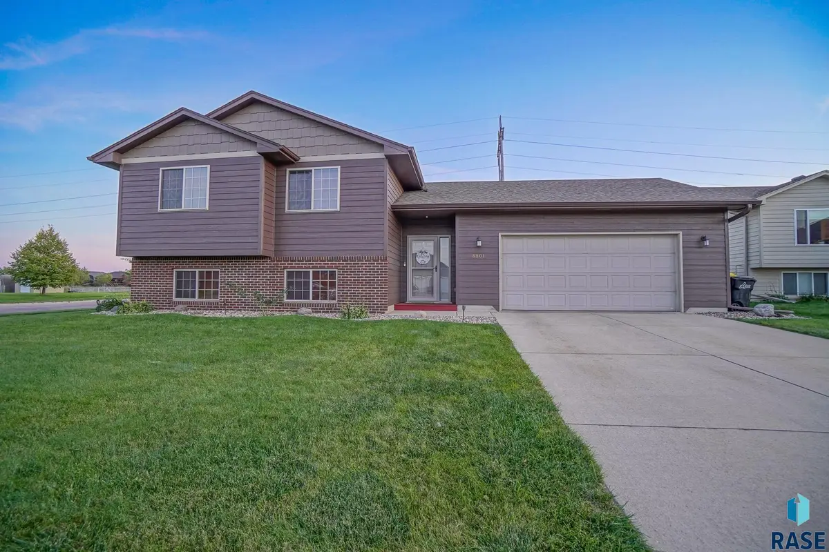 8801 W Stoney Creek St, Sioux Falls, SD 57106 - #1