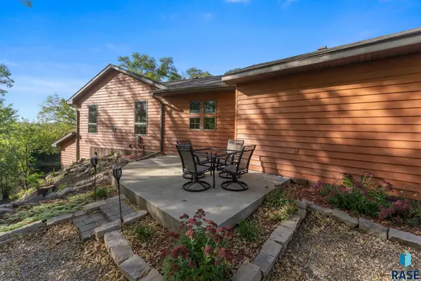 650 W Railroad St, Parker, SD 57053