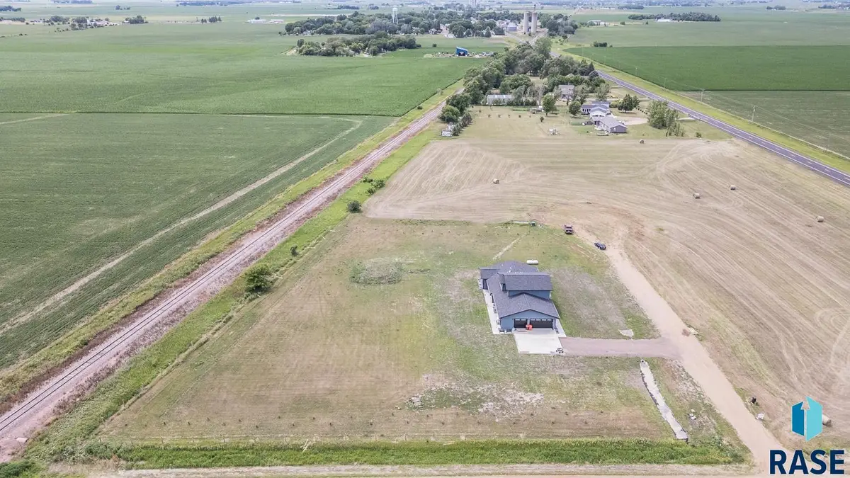 3 Pommer Cir, Worthing, SD 57077 - #1