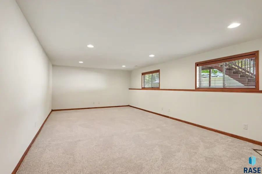 4112 W 89th St, Sioux Falls, SD 57108 - #3