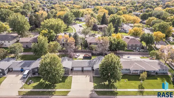 405 407 E 57th St, Sioux Falls, SD 57108