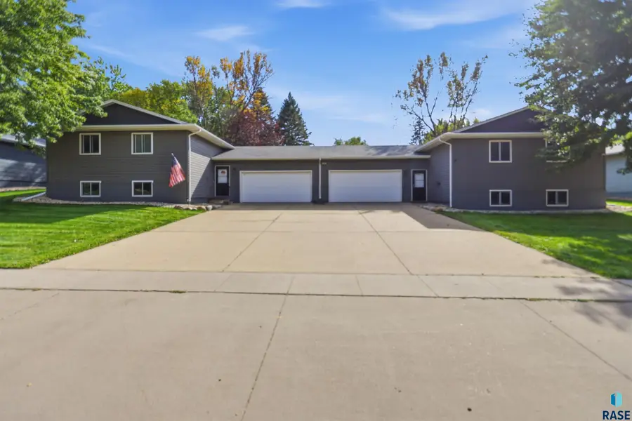 405 407 E 57th St, Sioux Falls, SD 57108 - #2