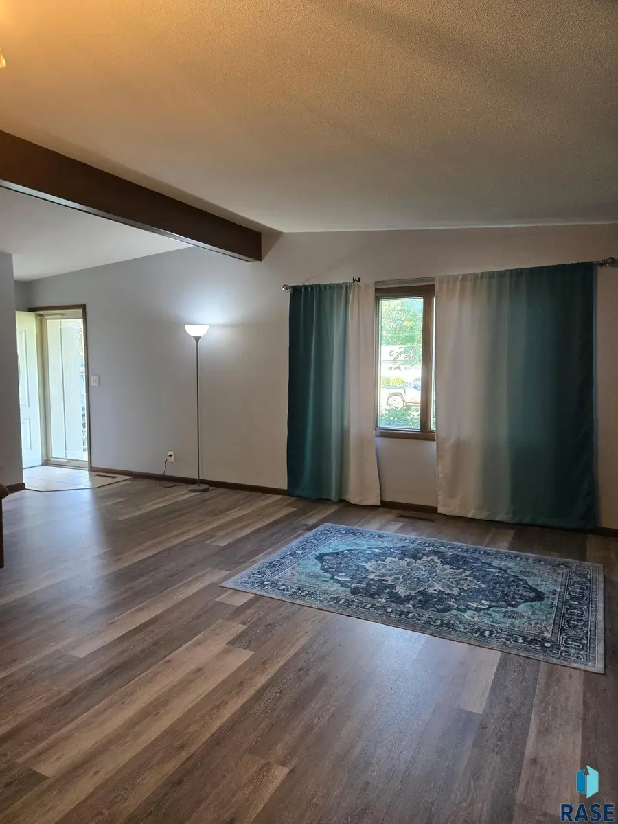 5505 W 36th St St, Sioux Falls, SD 57106 - #2
