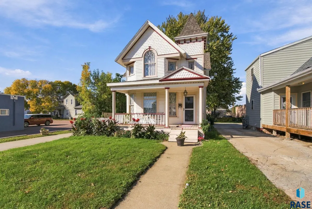 223 S Prairie Ave, Sioux Falls, SD 57104 - #1