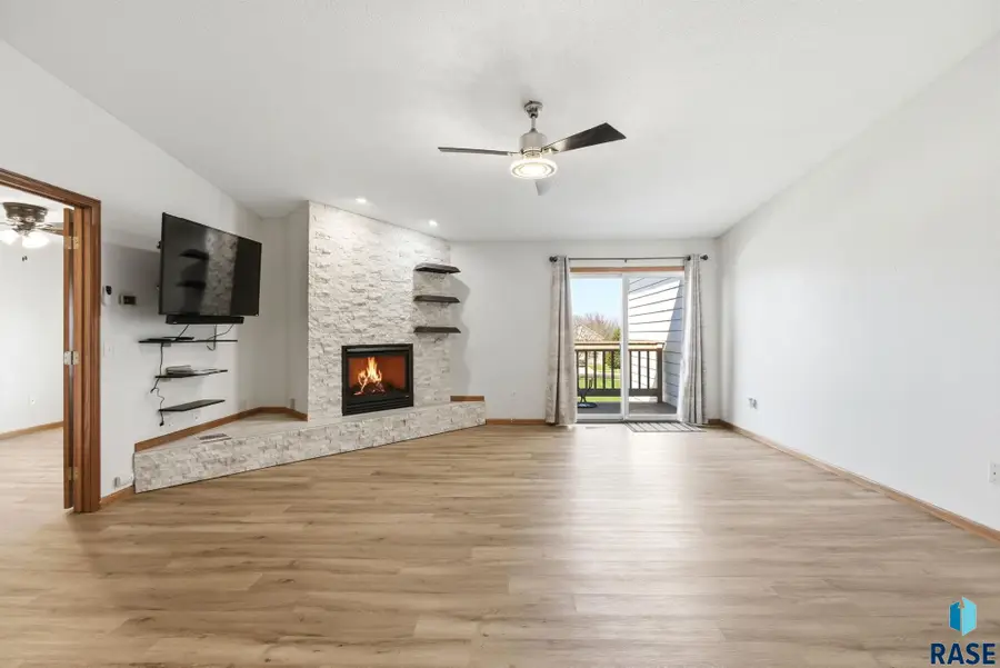 3300 W Miles Pl #203, Sioux Falls, SD 57108 - #2