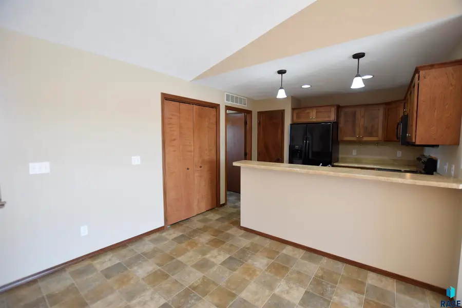 8901 W 32nd St #2, Sioux Falls, SD 57106 - #3