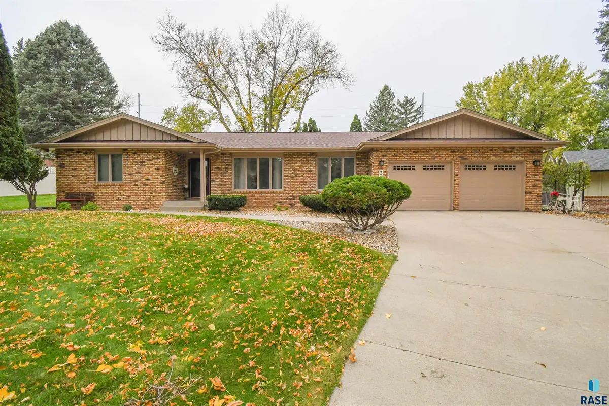 2509 S Rotary Ct, Sioux Falls, SD 57105 - #1