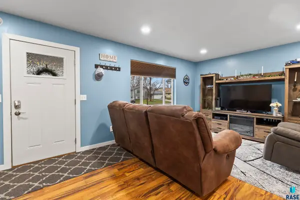 204 N Steven St, Worthing, SD 57077
