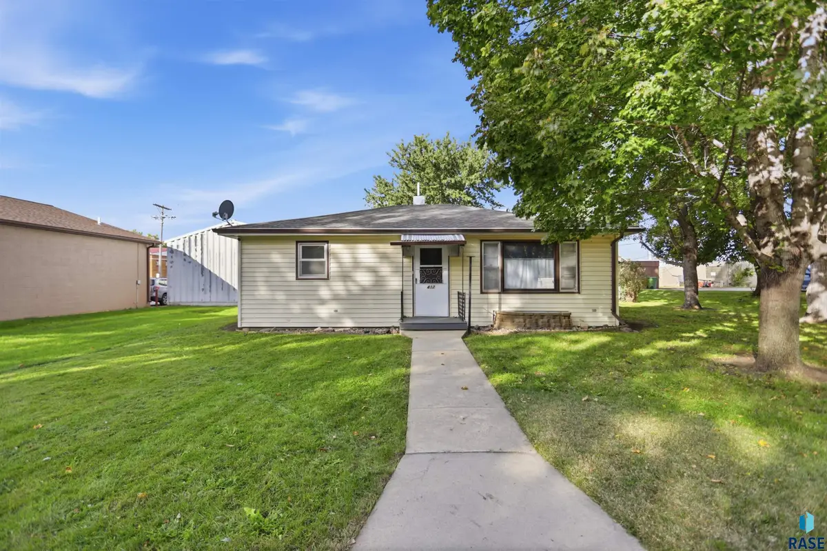 417 S Poplar St, Freeman, SD 57029 - #1