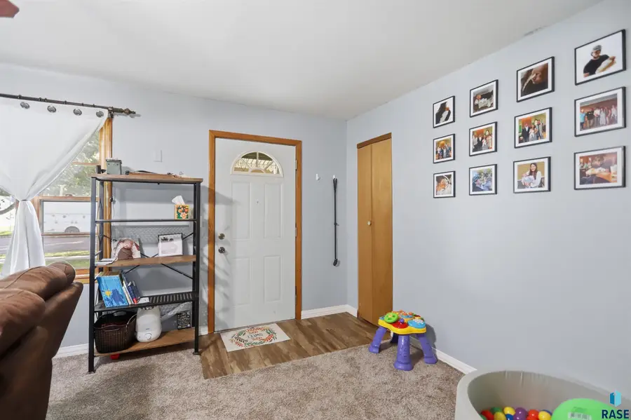 417 S Poplar St, Freeman, SD 57029 - #3