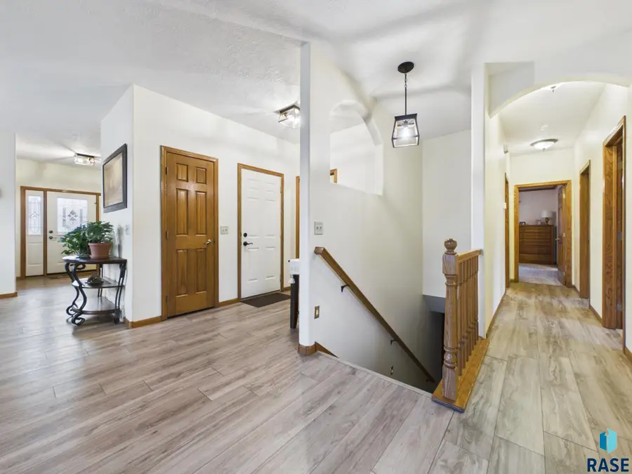 1701 S Paisley Ln, Sioux Falls, SD 57106 - #3