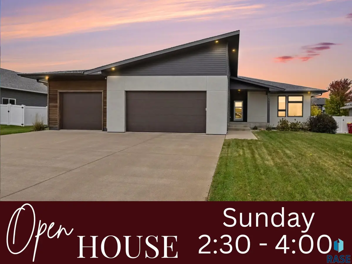 8204 E Roughlock St, Sioux Falls, SD 57110 - #1