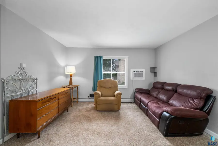 1509 S Duluth Ave, Sioux Falls, SD 57105 - #3
