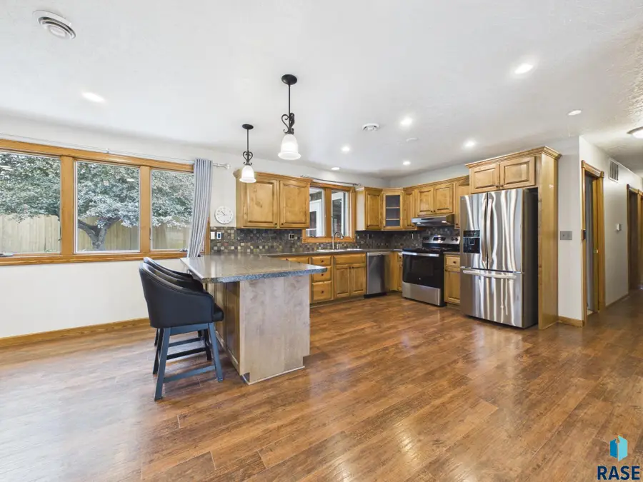2205 W Larkin Dr, Sioux Falls, SD 57105 - #2