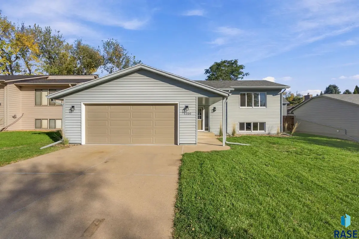 4700 E Fernwood Dr, Sioux Falls, SD 57110 - #1